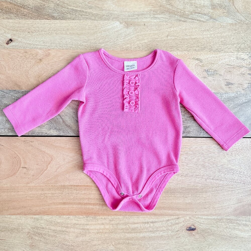 $2 Nevada baby bodysuit 9m baby girl onesie